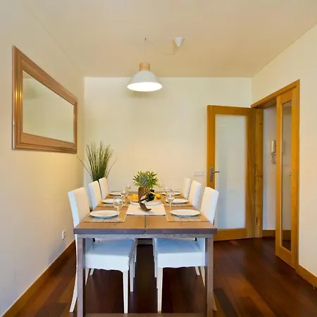 Roomy Central Flat - Big Groups Apartment *