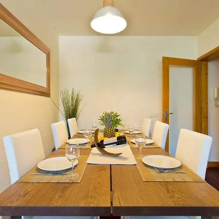 Roomy Central Flat - Big Groups *